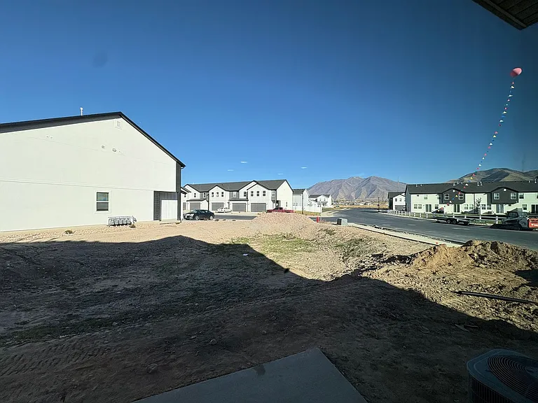 1592 N Summer Springs Cv — Photo 38