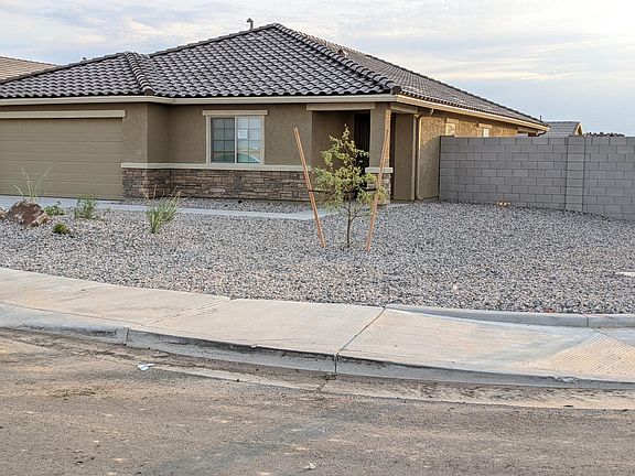 3rd image of 2581 N McDonald Ln