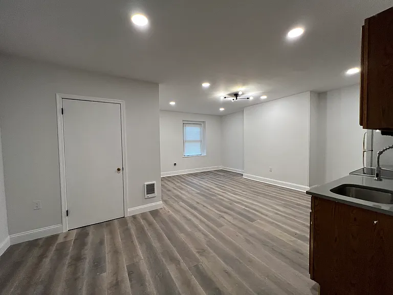1203 Spruce St #3FF — Photo 4