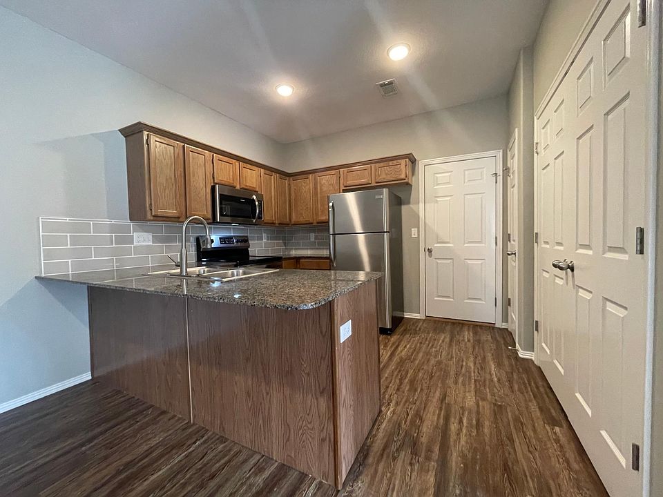 1st image of 3501 SW Deerfield Blvd #1