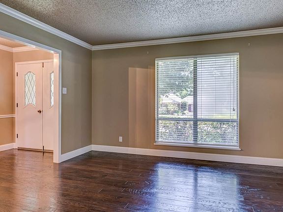 5th image of 8319 Yale Dr