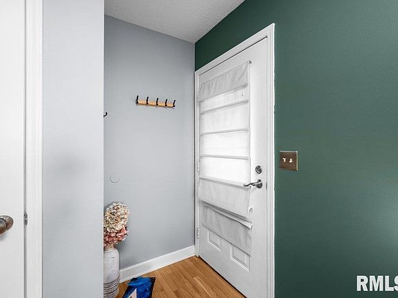 3rd image of 2514 E 51st St APT A
