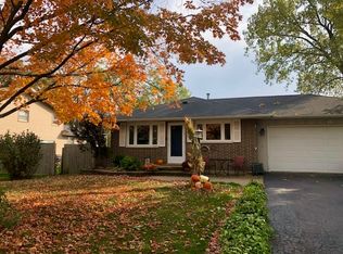 2325 Springhill Ln, Lindenhurst, IL 60046