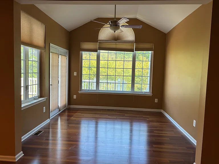 25570 Creekmore Ter — Photo 2