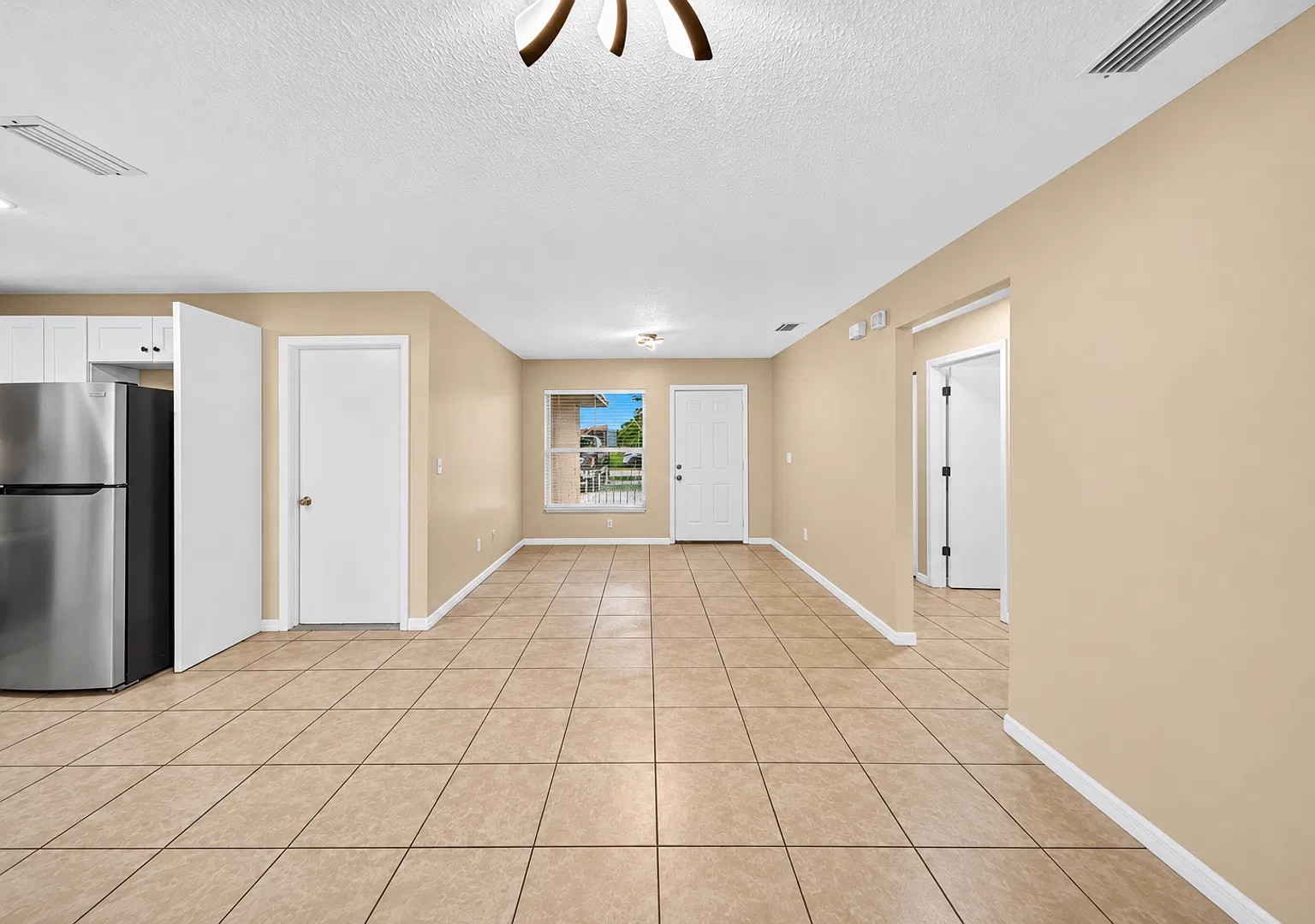 Remodeled 3-Bedroom Home in Holly Hill — Photo 4