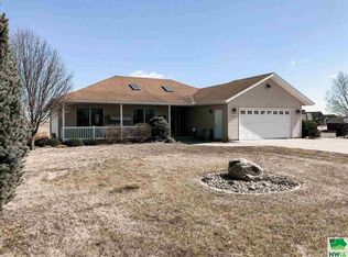 203 Saint Paul Ave NE, Orange City, IA 51041