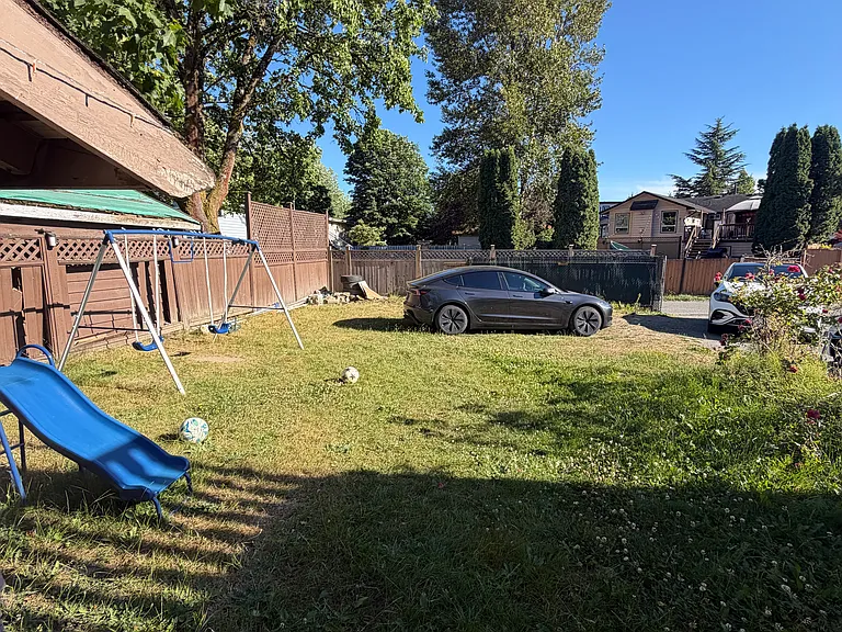 17298 64th Ave — Photo 14