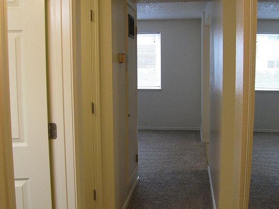 4th image of 14713 132nd Ave E #A