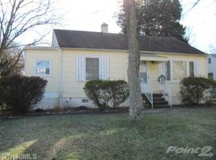 1415 Valley Ridge Dr, High Point, NC 27260