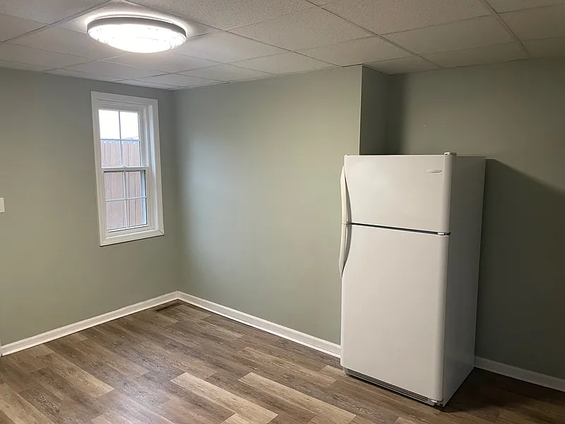 2 bed, 1.0 bath, $1,000 — Photo 2