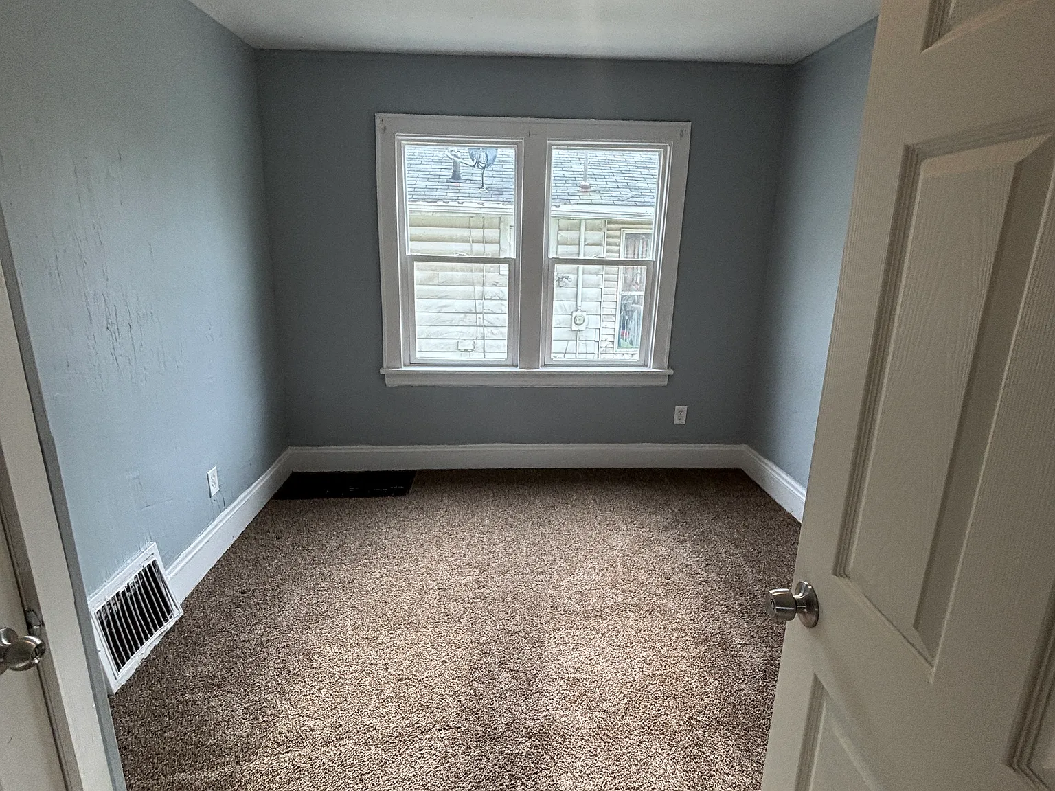 4 bed, 1.5 bath, 1104 sqft, $1,150 — Photo 3