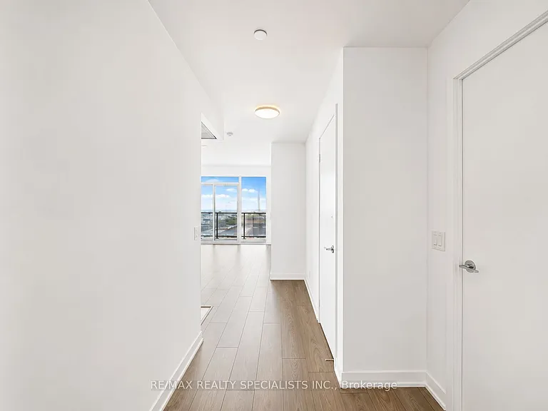 285 Dufferin St #817 — Photo 5