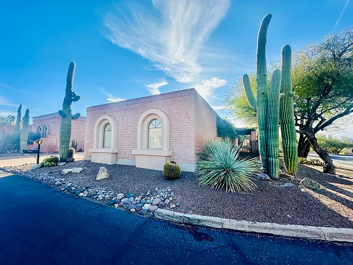 2 bed, 2.0 bath, 2112 sqft, $2,750 — Photo 2