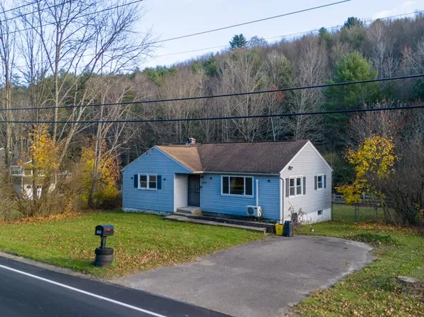 1223 Day Hollow Rd, Endicott, NY 13760