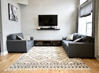 432 Vaughn Cir, Aurora, IL 60502