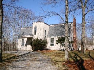 354 Widow Gavits Rd, Sag Harbor, NY 11963