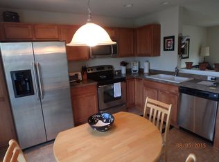 3113 Clover Ridge Dr, Chaska, MN 55318