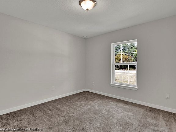 3rd image of 1711 Iris Ave