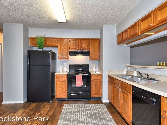 4th image of 701 S Lynn St #11368558