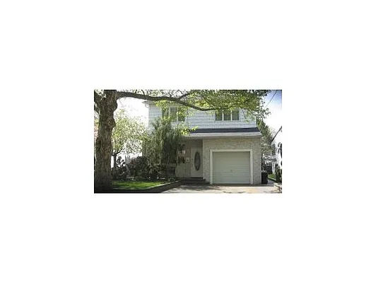 Sold by Bergen Basin Real Estate | media 11
