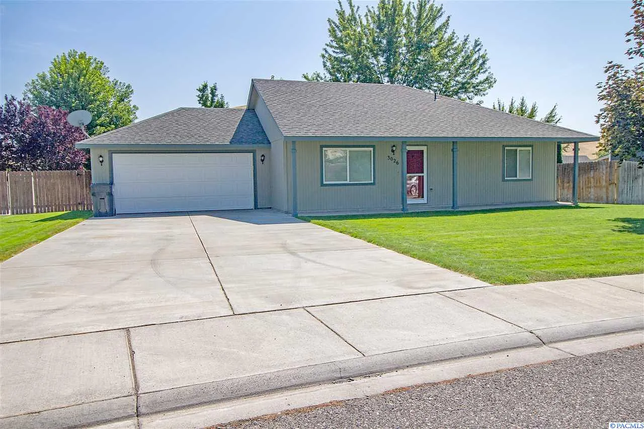 3026 Bluet Dr photo 1