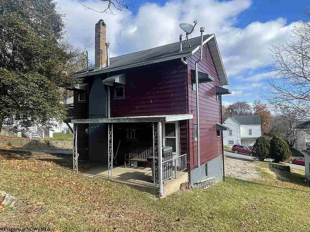 2 bed, 1000 sqft, $975 — Photo 1
