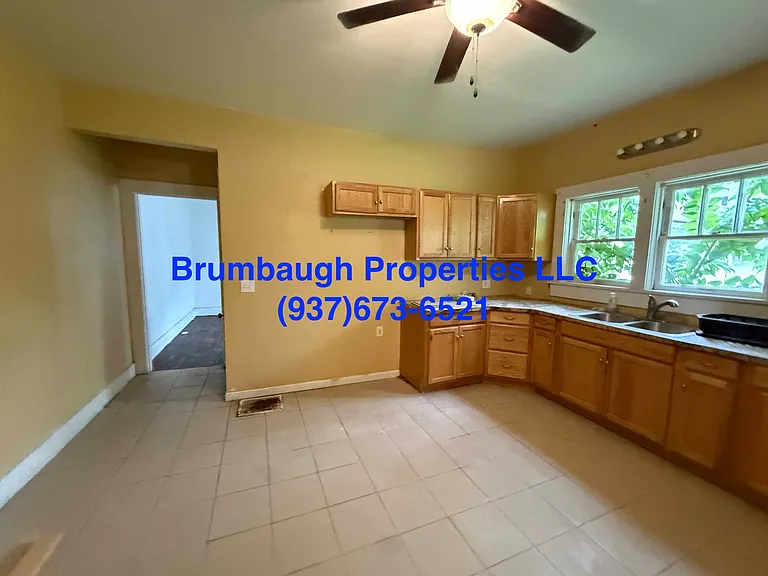 1027 Park Ave — Photo 41