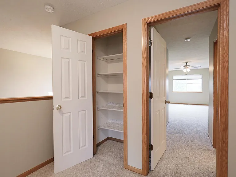6907 Naples Dr — Photo 24