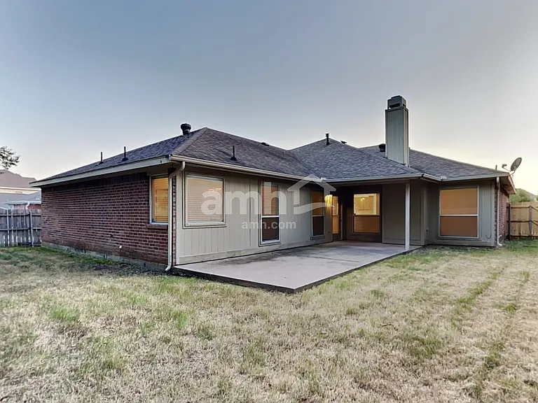 4709 Shadow Crest Dr — Photo 22