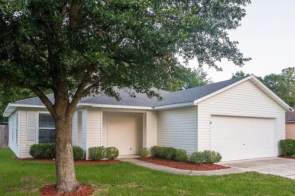 3 bed, 2.0 bath, 1336 sqft, $1,890 — Photo 2