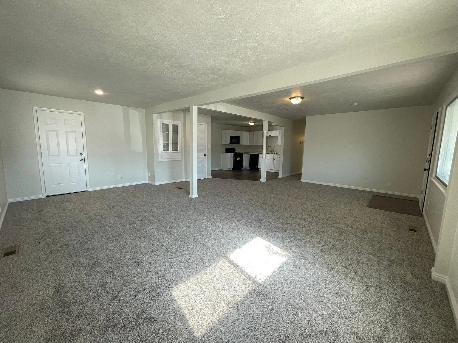 4 bed, 1400 sqft, $1,850 — Photo 3