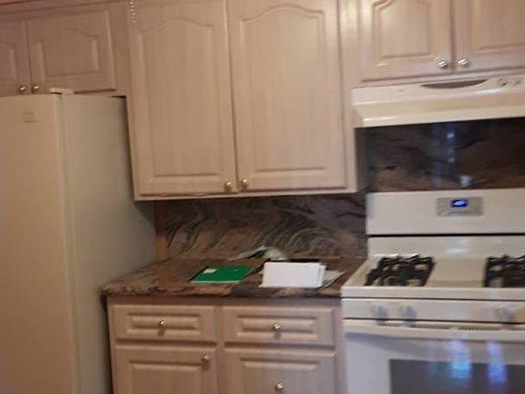 2nd image of 155-00 Huron St #1
