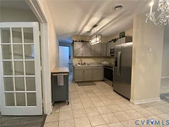 4th image of 2113 Powell Rd