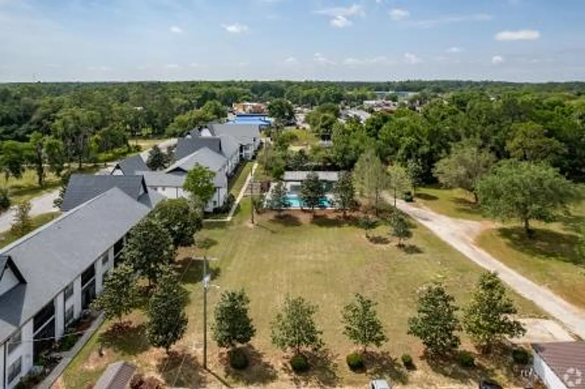 Building Photo - Forest Edge Apartments