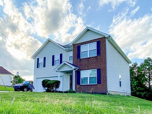 3rd image of 810 General Barksdale Dr