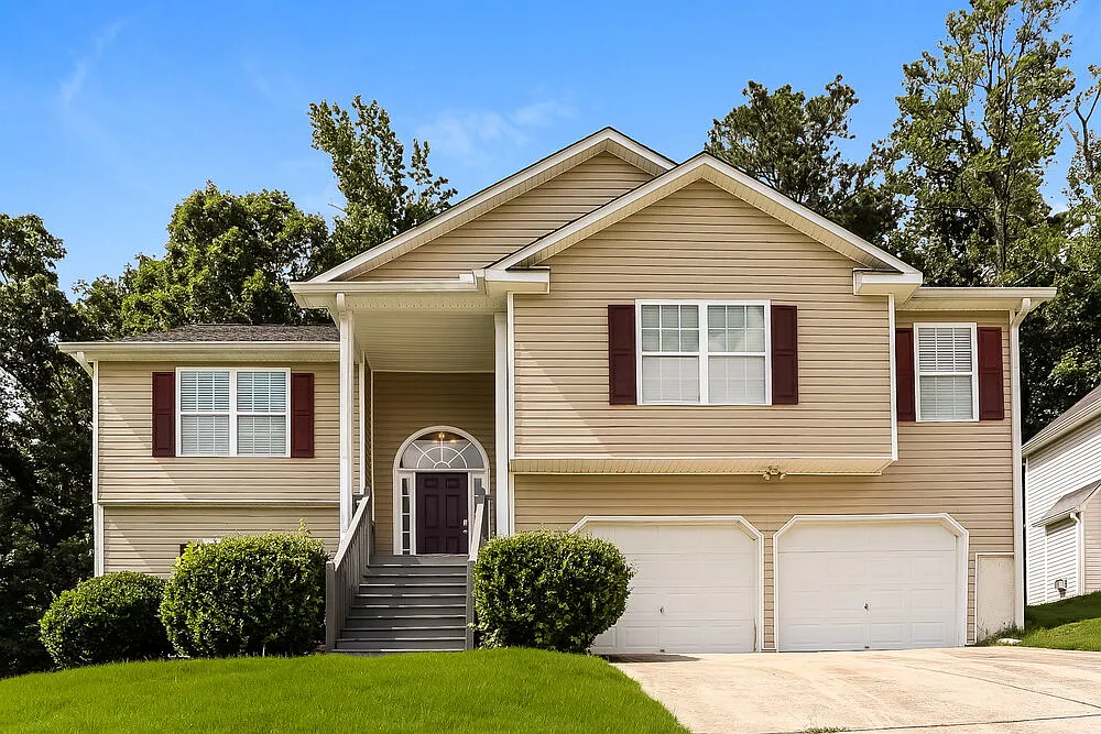 4 bed, 3.0 bath, 2082 sqft, $3,220 — Photo 1