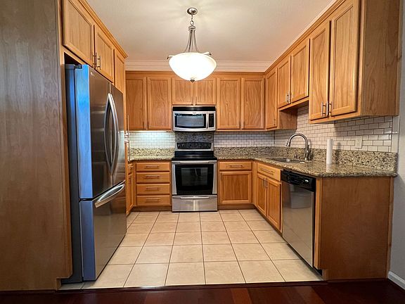 3rd image of 2968 Moorpark Ave APT 13