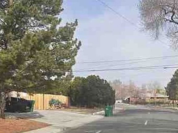 Exterior Neighborhood (street photo)