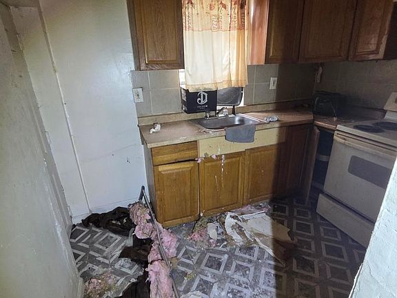3rd image of 1929 Bonitz St
