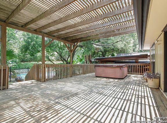 3rd image of 314 Twisted Wood Dr