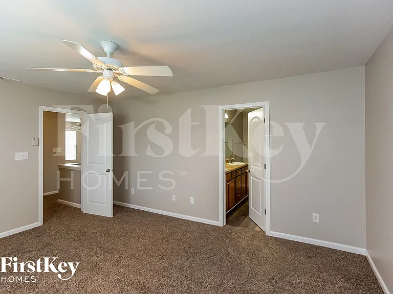 15490 Farmland Ct — Photo 7