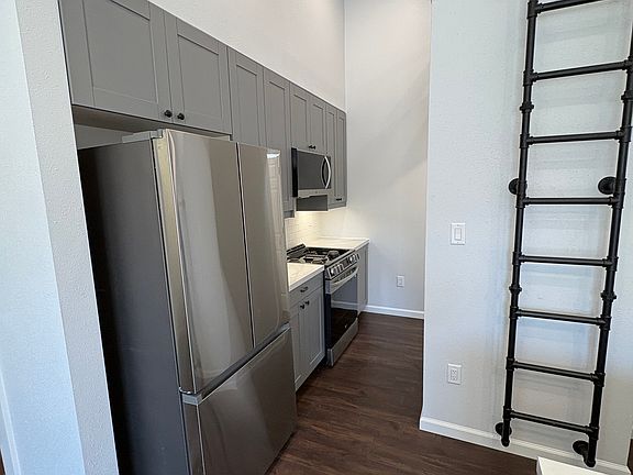 3rd image of 4225 7th Ave #2