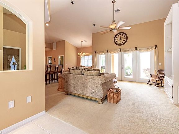 5th image of 4045 NE 9th Pl