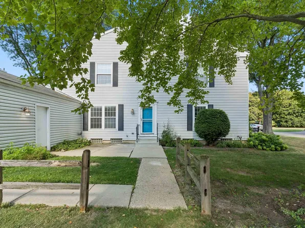 38665 Bayside Ct, Clinton Township, MI 48038