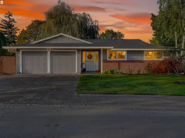 3717 SE Stott Ct, Troutdale, OR 97060