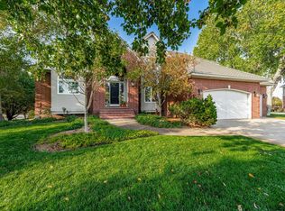 2622 N North Shore Ct, Wichita, KS 67205