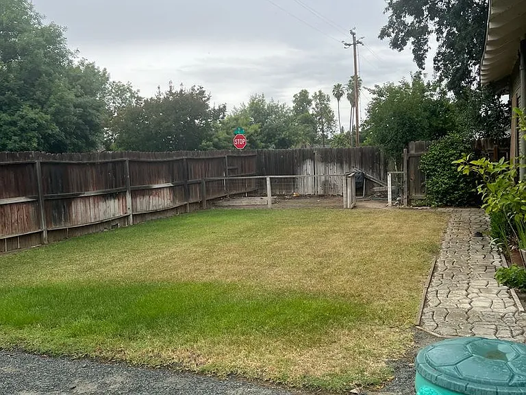 1407 E St — Photo 26