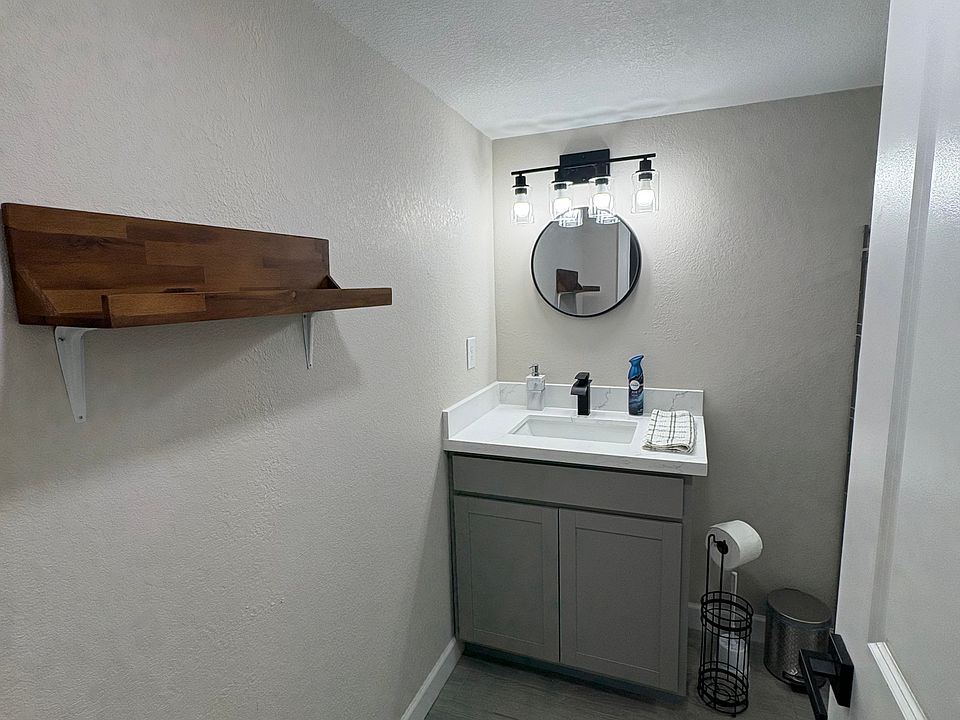 Entrance to Bedroom 2