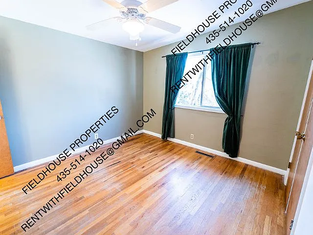 1077 Rose St — Photo 7
