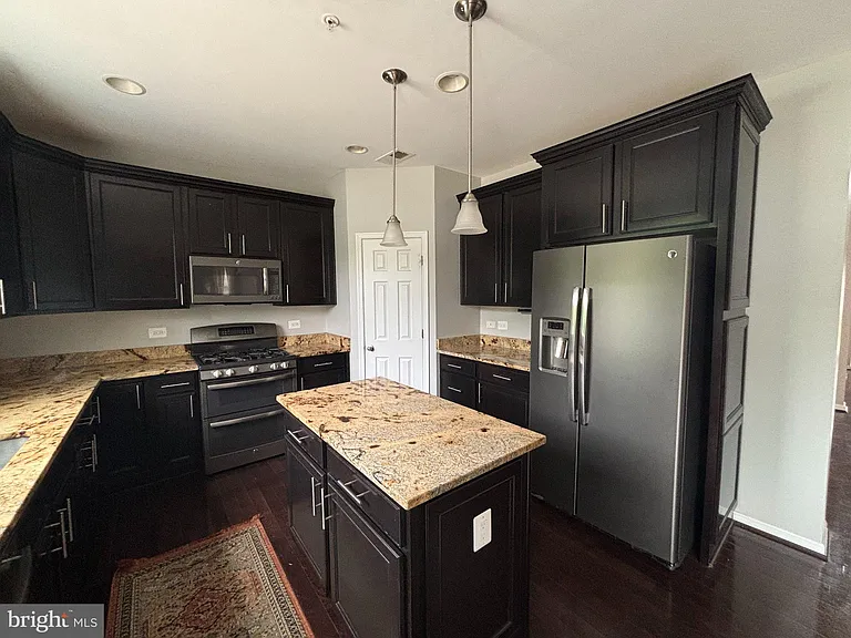 9820 Leighland Ct — Photo 3